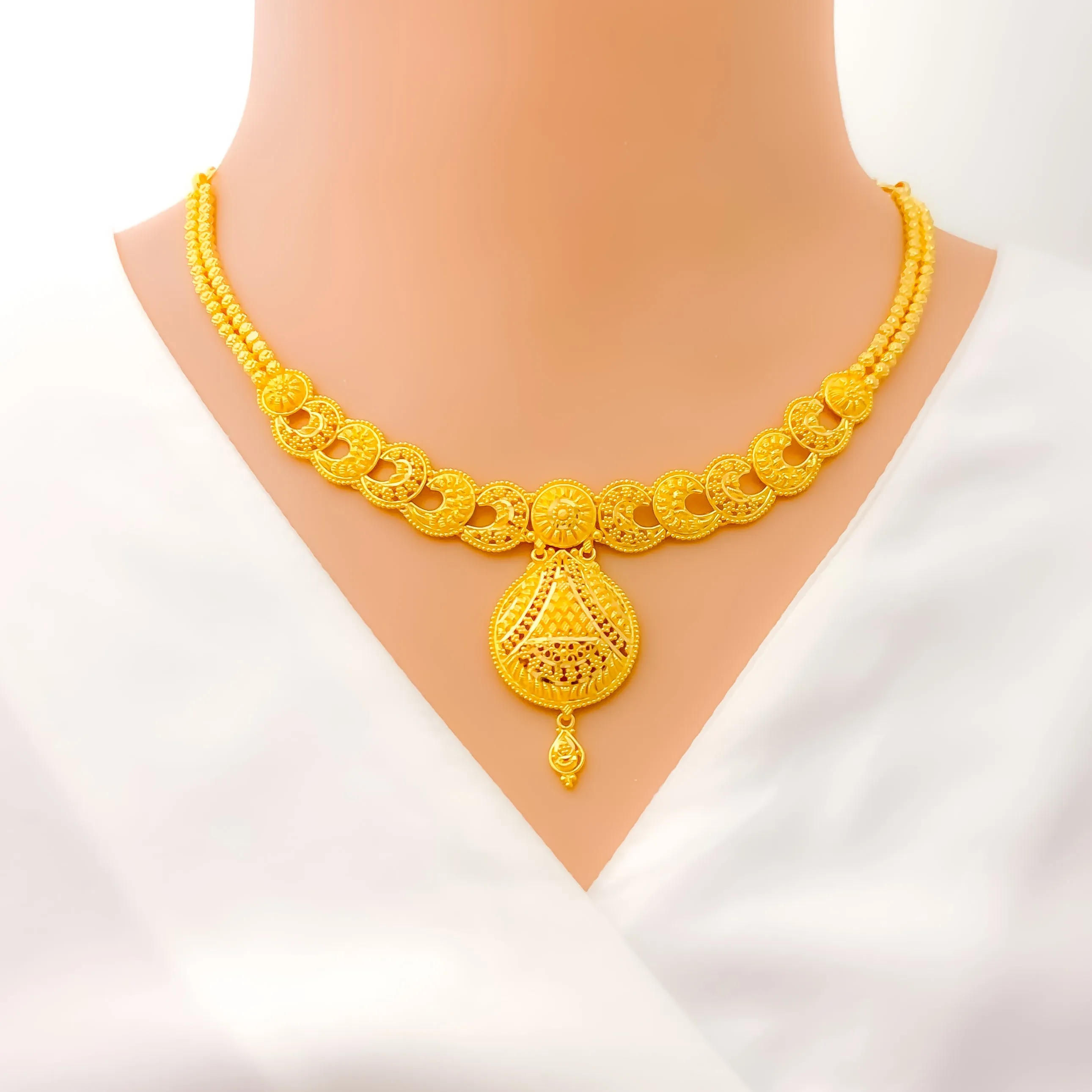 Alluring Sophisticated 22k Gold Necklace Set