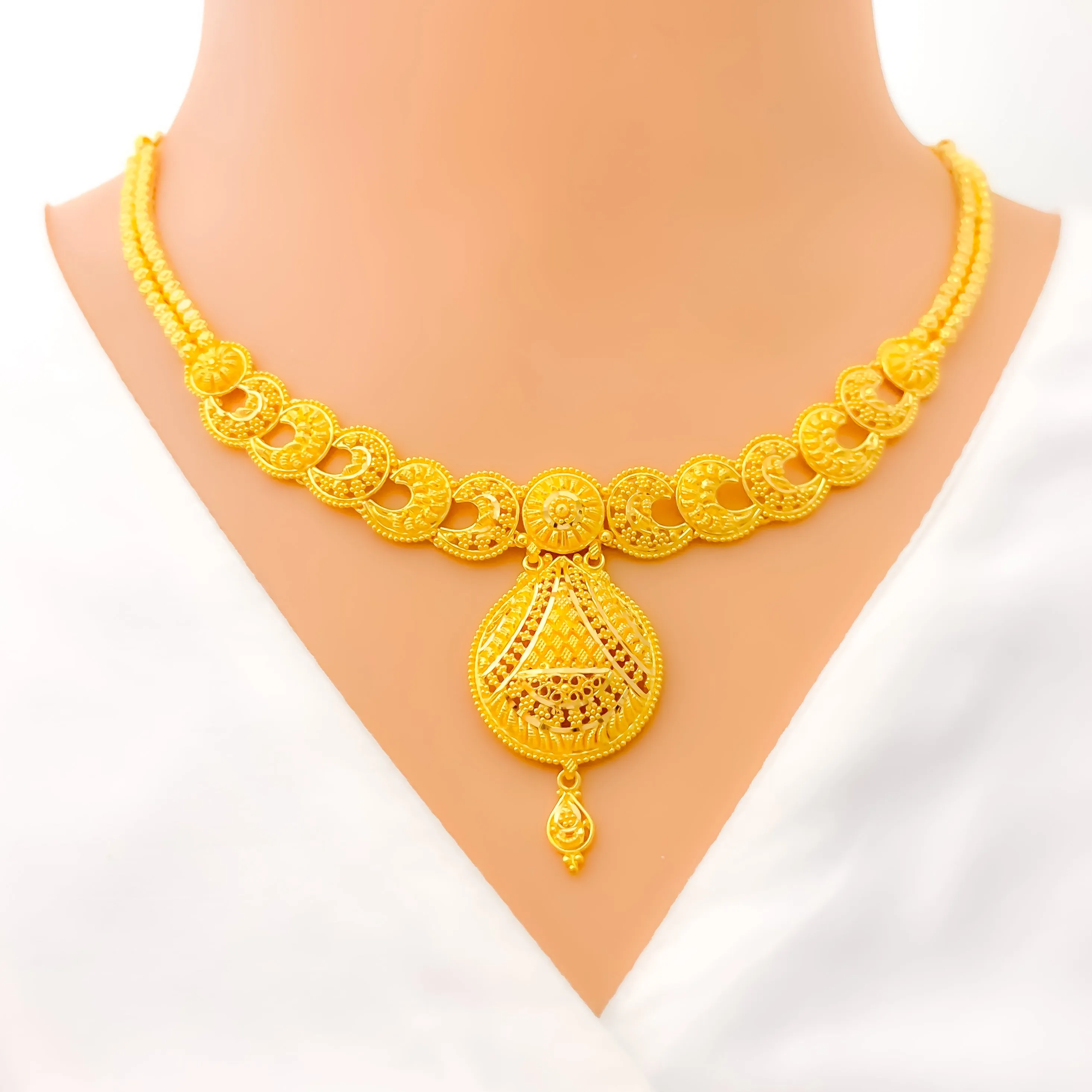 Alluring Sophisticated 22k Gold Necklace Set