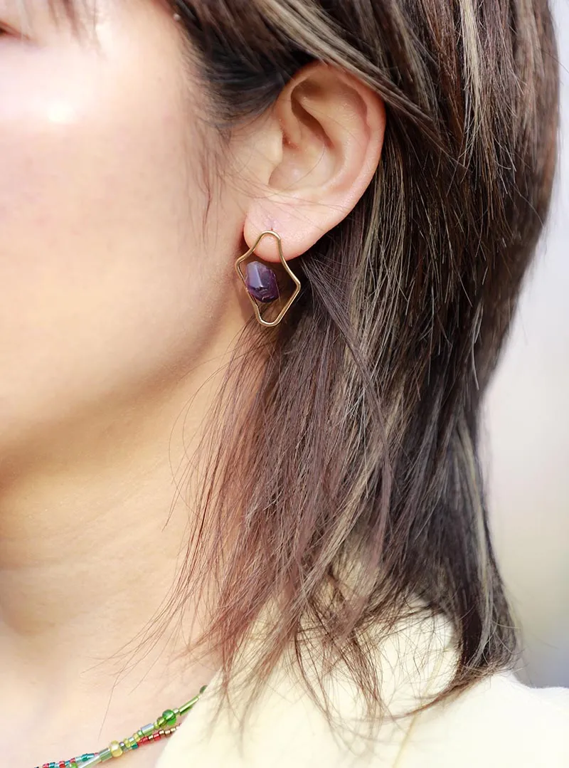 'Midhang' Blue Apatite Stone Studs