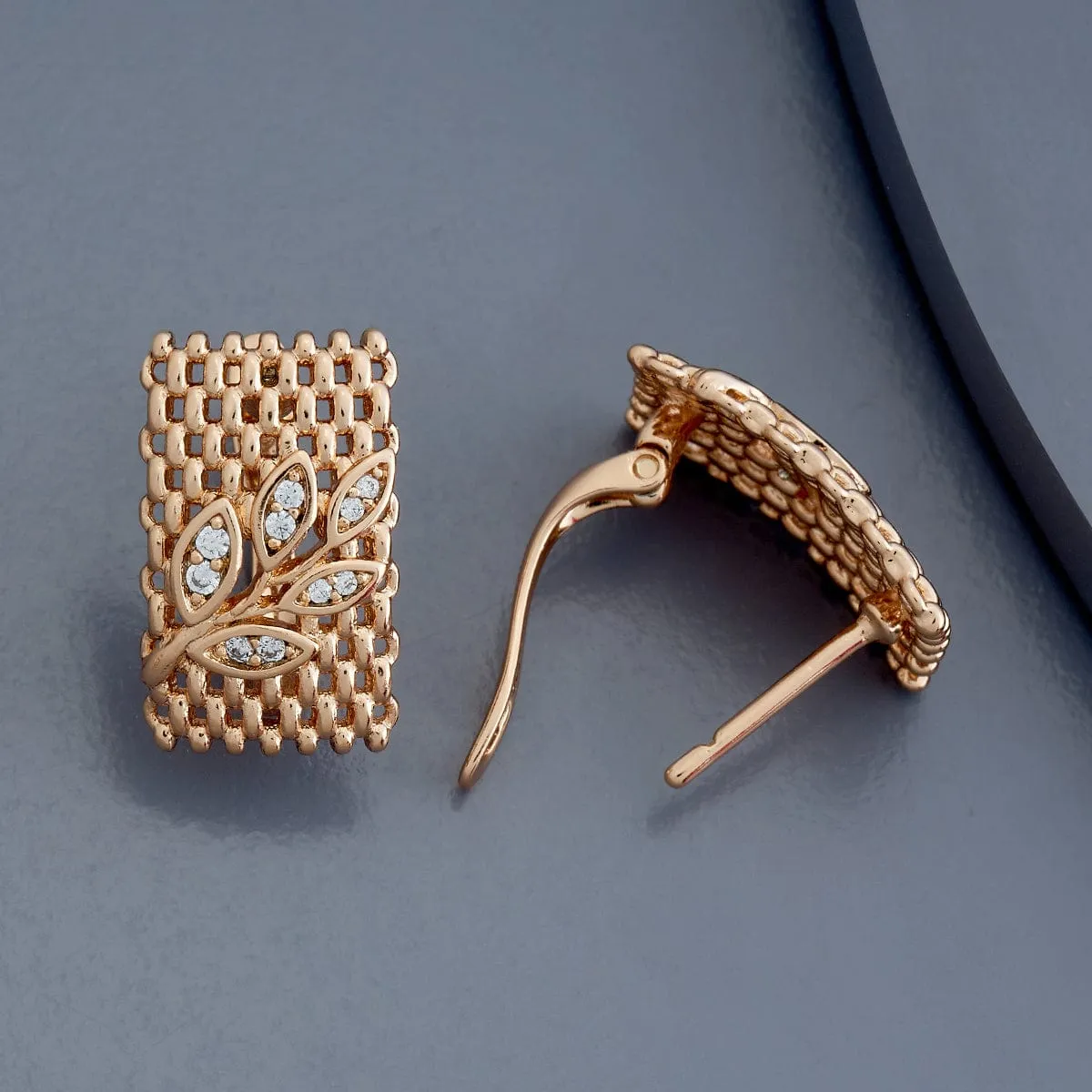 Trendy Earring 179315